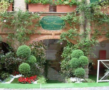 Una Franca Camere Di Charme Biella Buitenkant foto